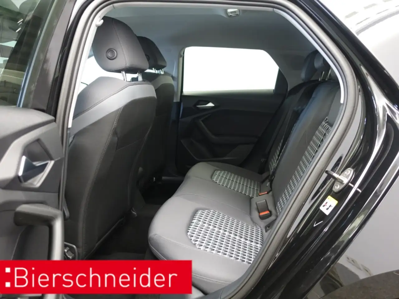 Audi A1 Sportback 30 TFSI S tronic advanced LED KEYLESS PD 8