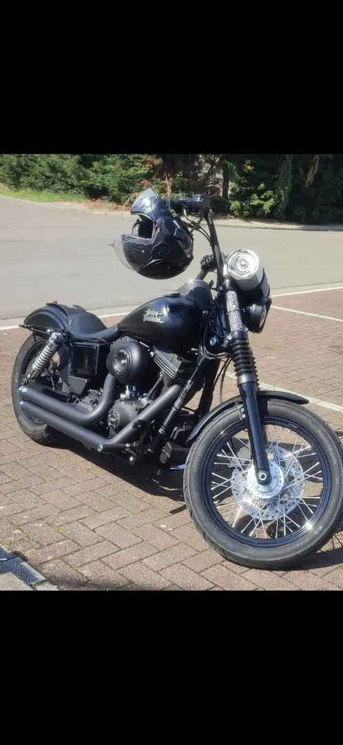Harley-Davidson Dyna Street Bob Negru - 1