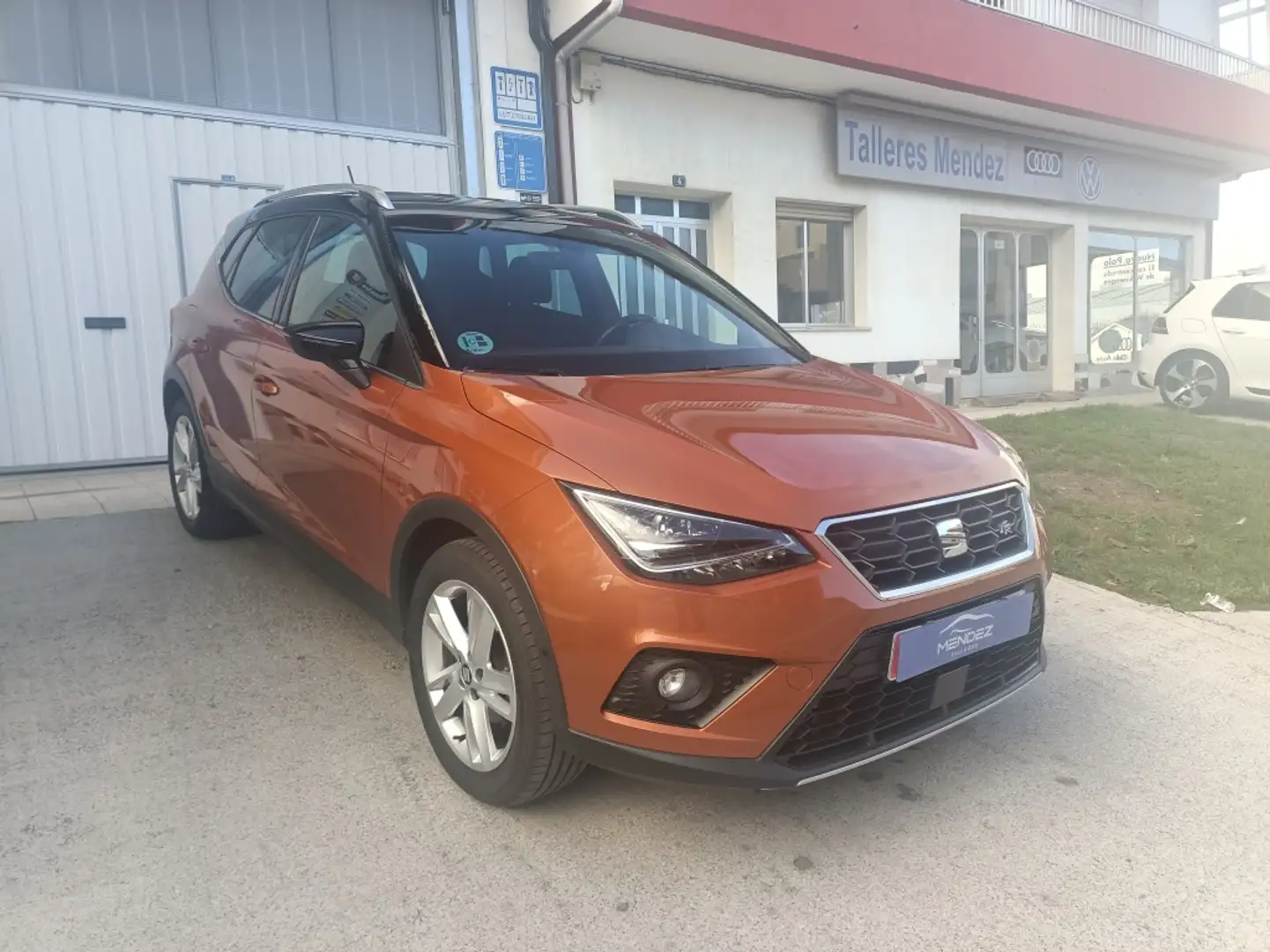SEAT Arona 1.0 TSI Ecomotive S&S FR 115 Naranja - 1