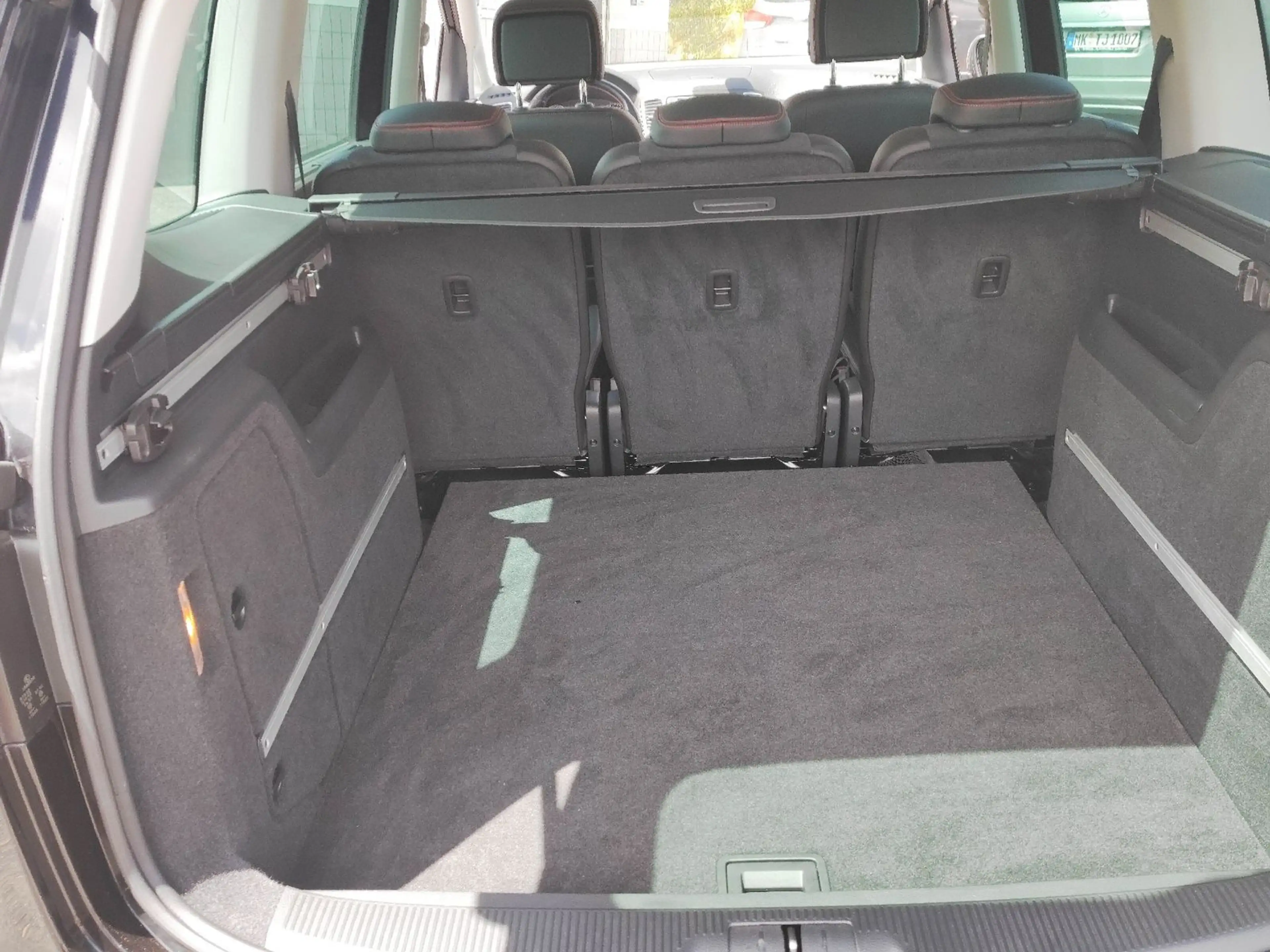 SEAT Alhambra FR-Line *XENON*NAVI*CARPLAY* — photo 9