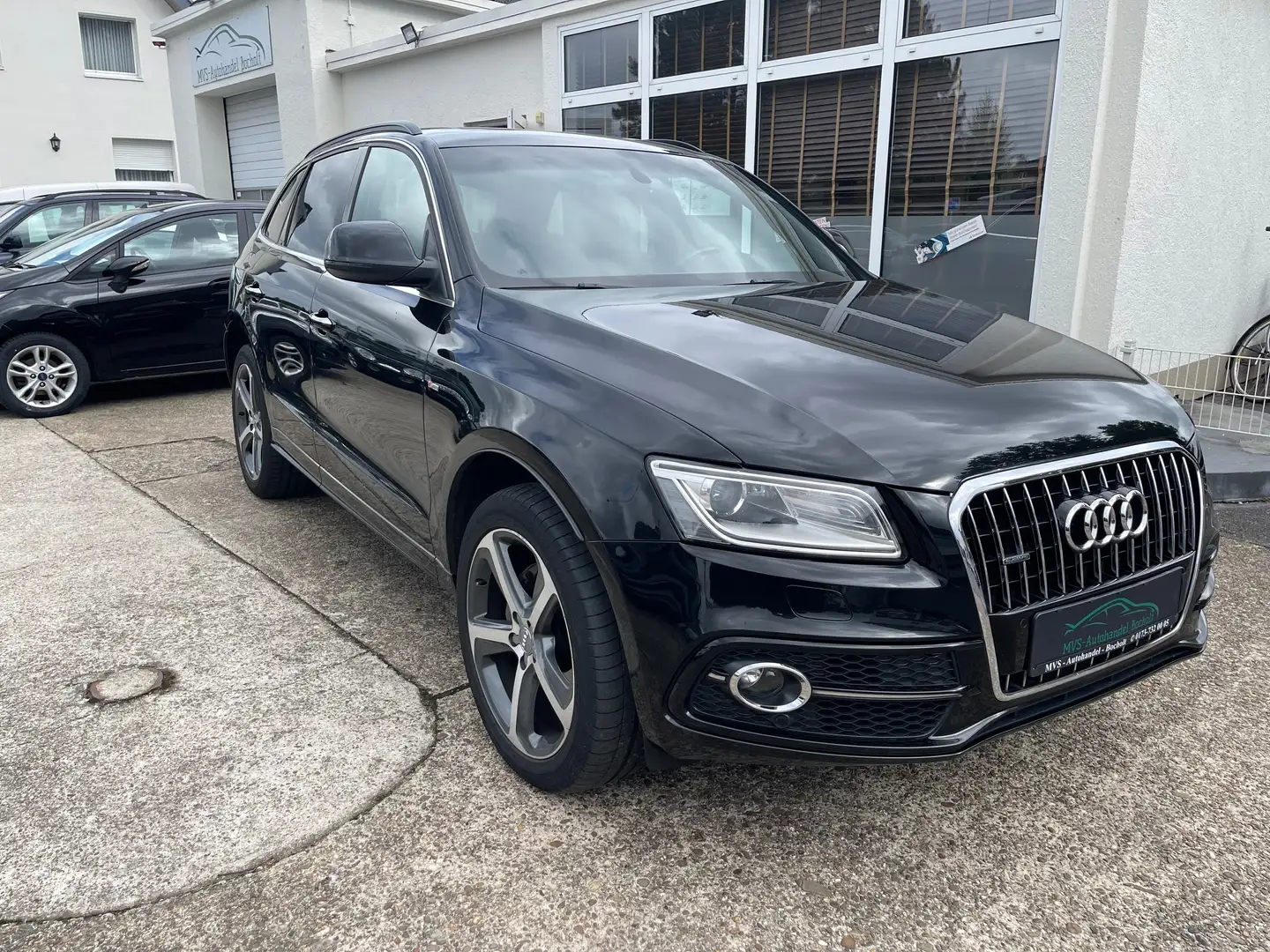 Audi Q5 2.0 TDI Quattro S-line plus,Automatik,Navi,Pano Schwarz - 2
