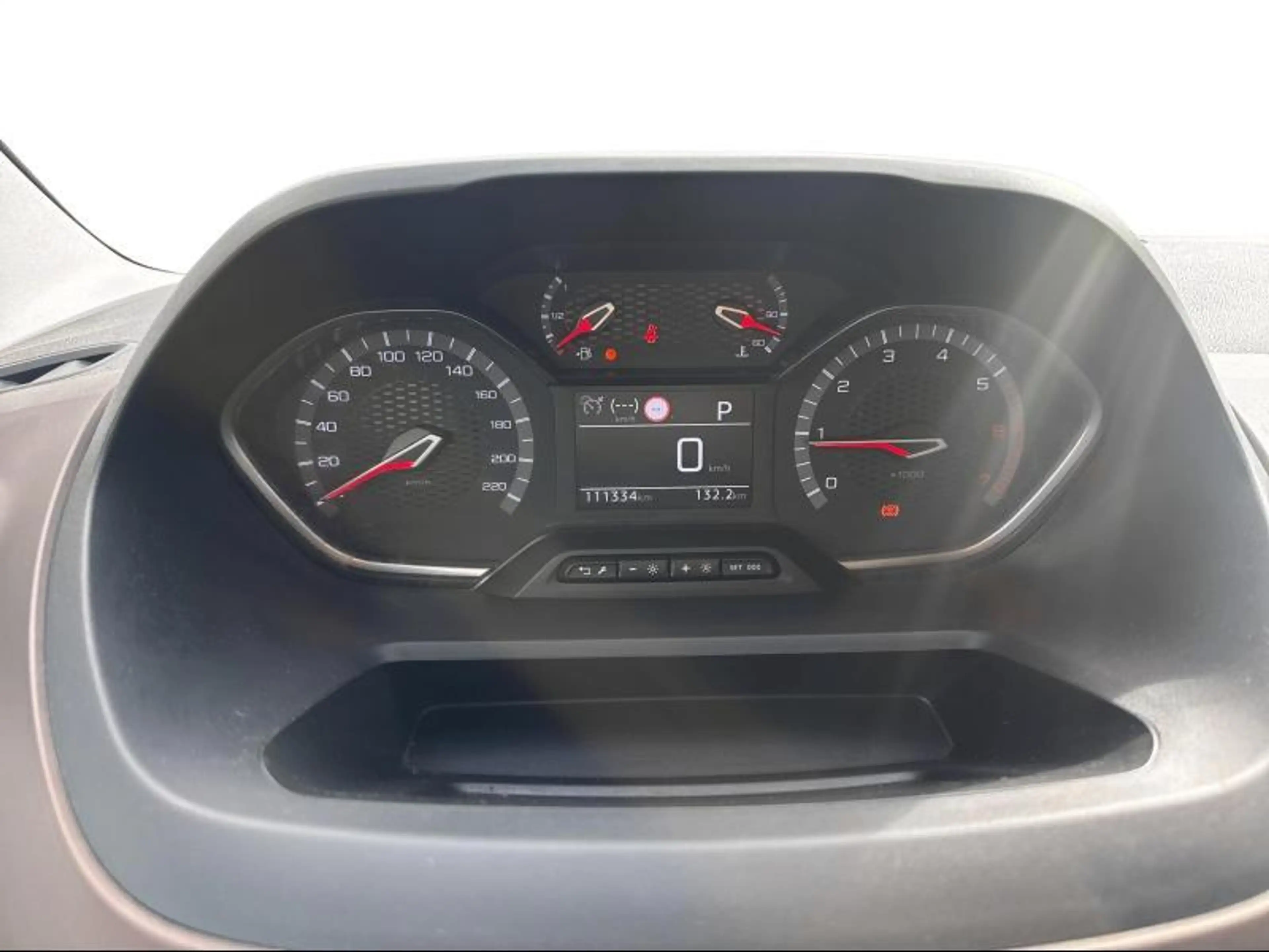 Peugeot Rifter L2 1.2 PT 130 EAT8 GT Line — photo 11