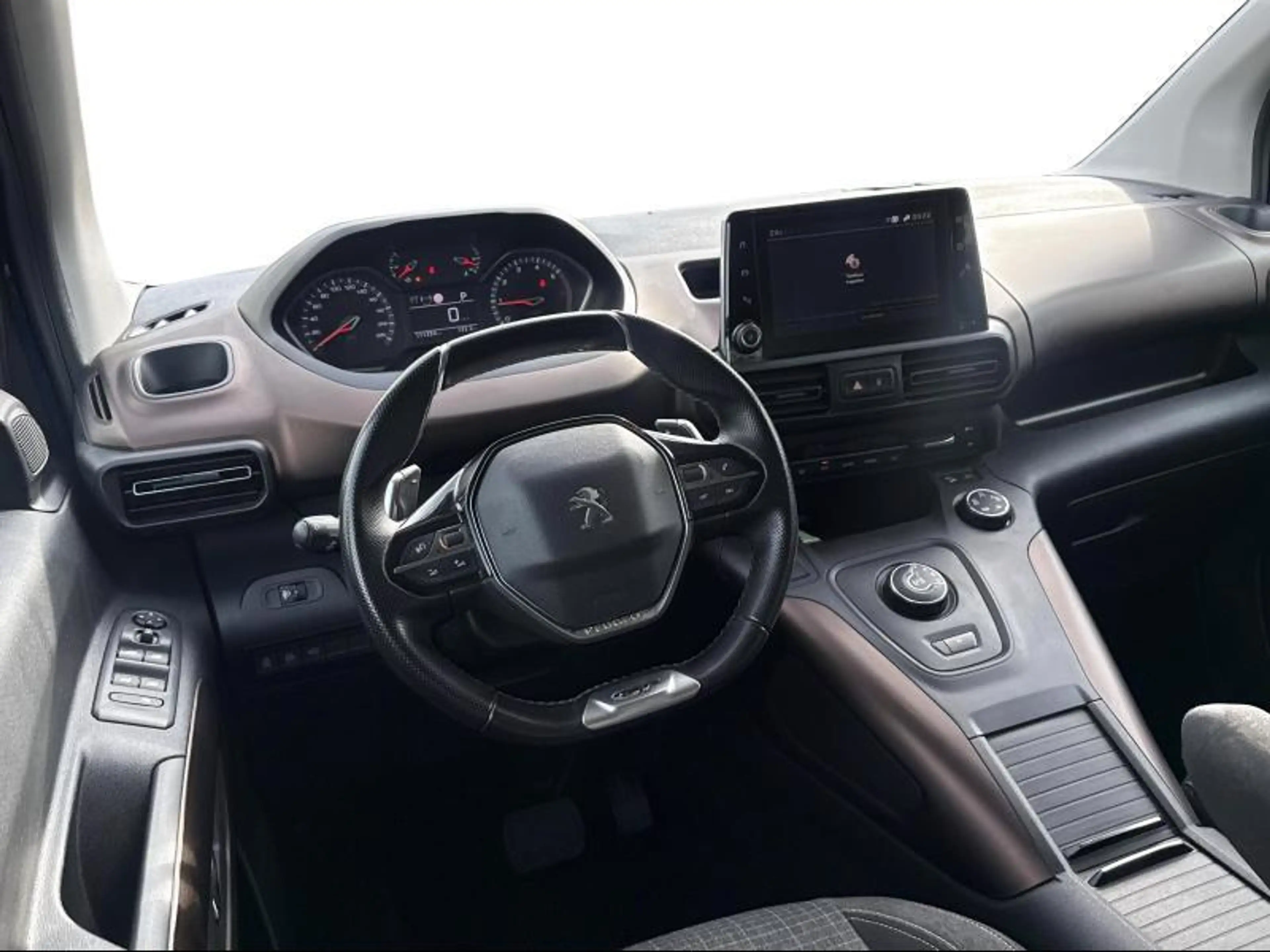 Peugeot Rifter L2 1.2 PT 130 EAT8 GT Line — photo 10