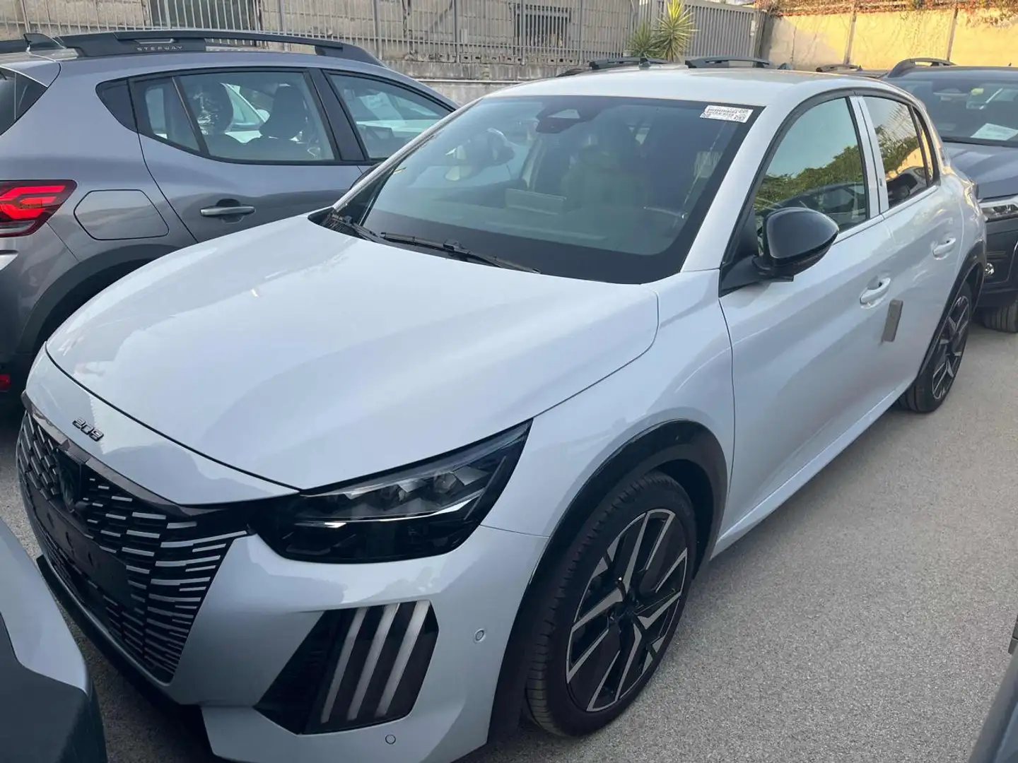 Peugeot 208 GT Hybrid 145 e-DCS6 - 1