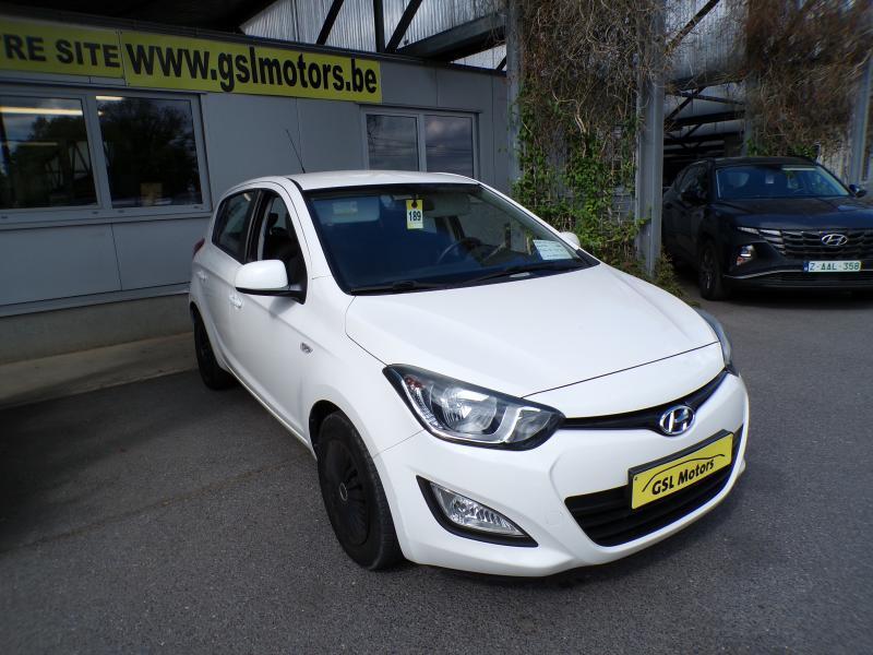 Hyundai i20 1.2 84cv Blanc 06/13 Airco Radio CD USB — photo 3