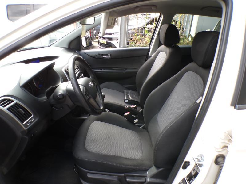 Hyundai i20 1.2 84cv Blanc 06/13 Airco Radio CD USB — photo 6