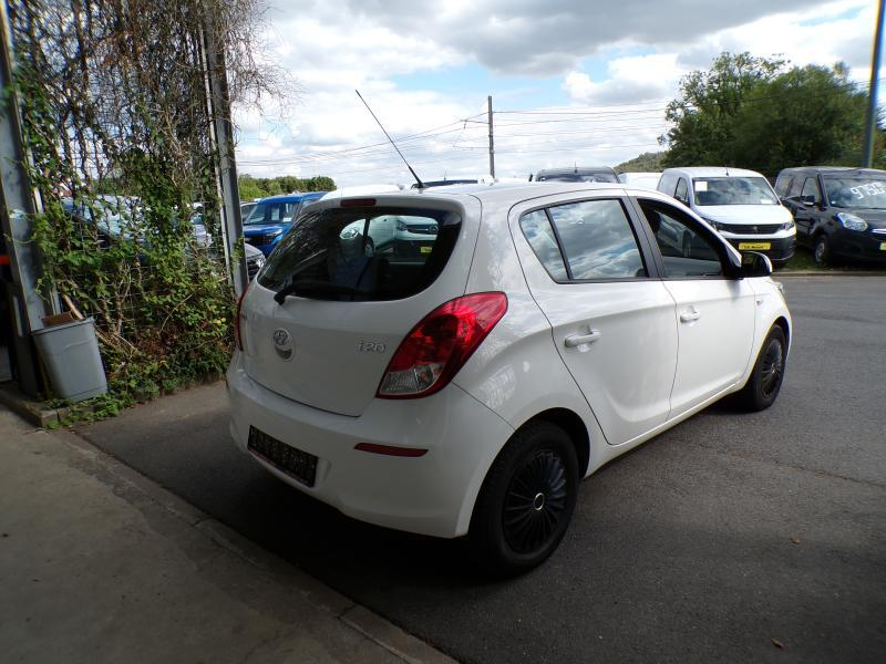 Hyundai i20 1.2 84cv Blanc 06/13 Airco Radio CD USB — photo 4