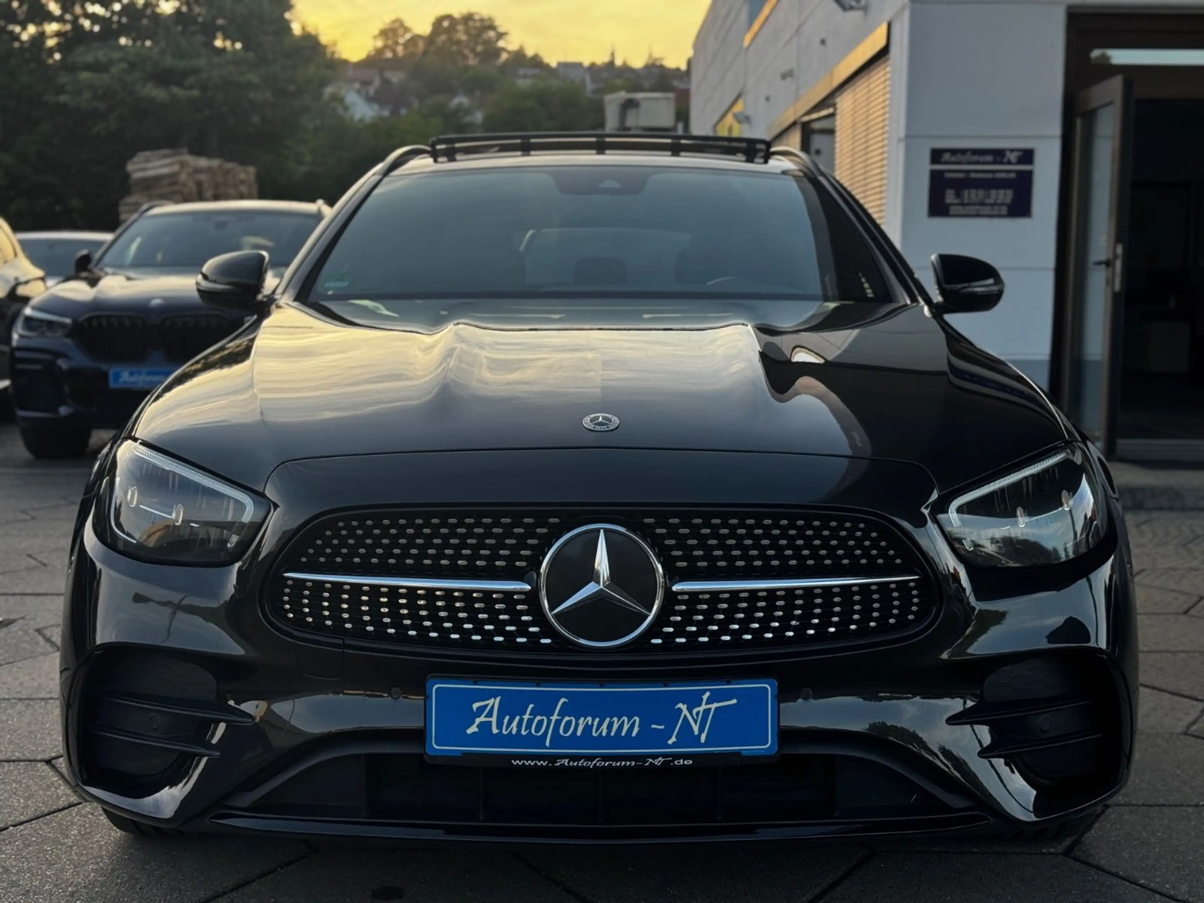 Mercedes-Benz E 300 de AMG 4MATIC/PANO/BURMESTER/MEMORY/NIGHT — photo 4