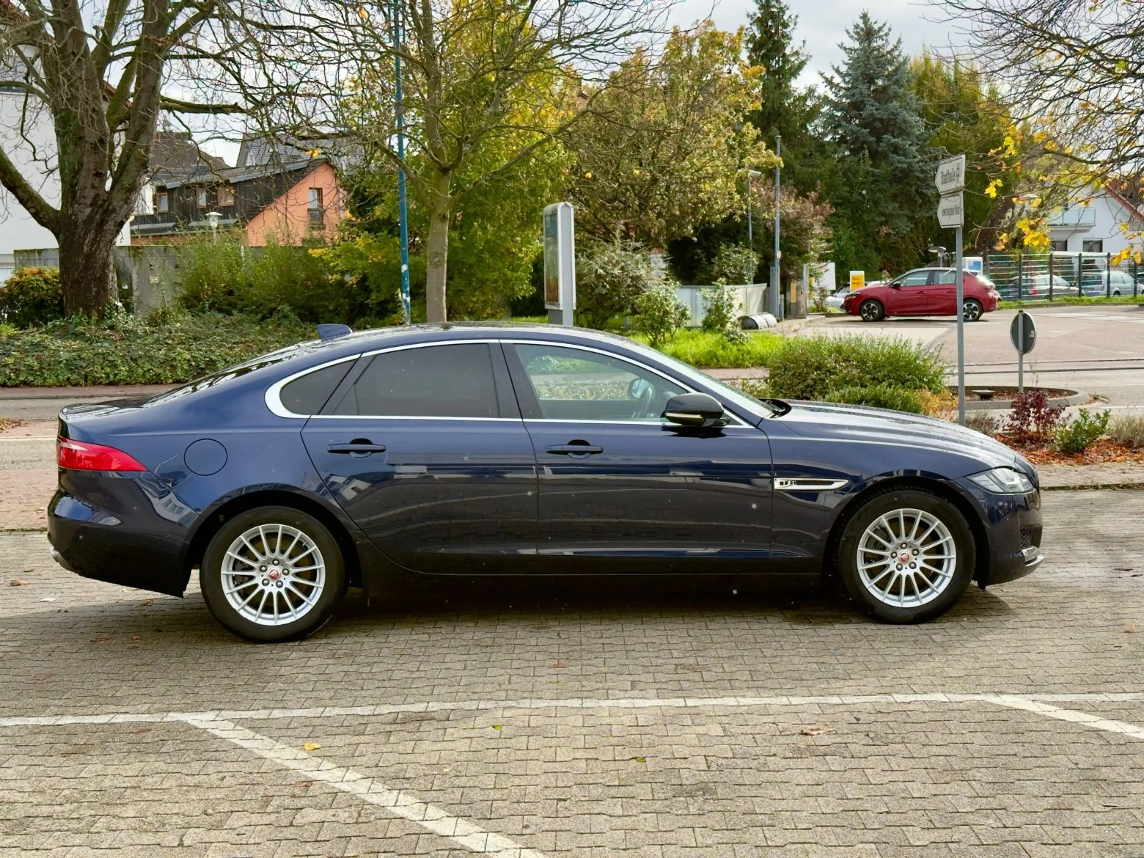 Jaguar XF Prestige 25d — photo 9