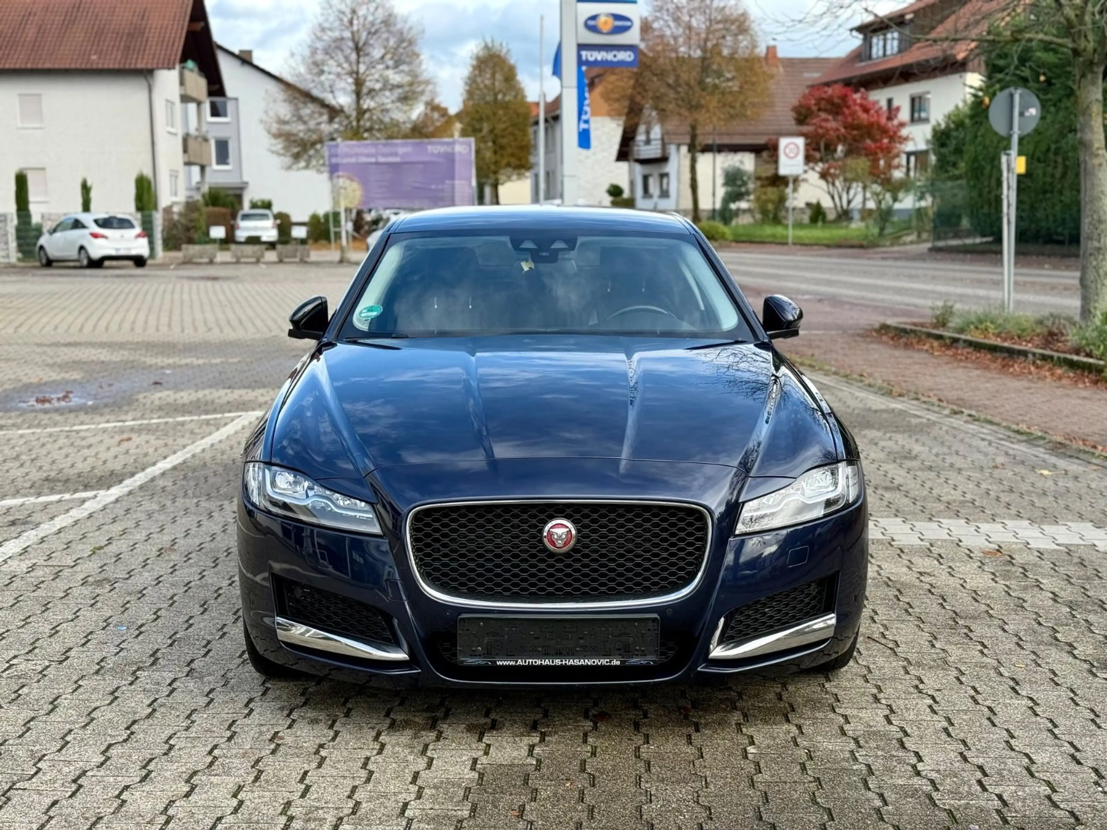 Jaguar XF Prestige 25d — photo 2