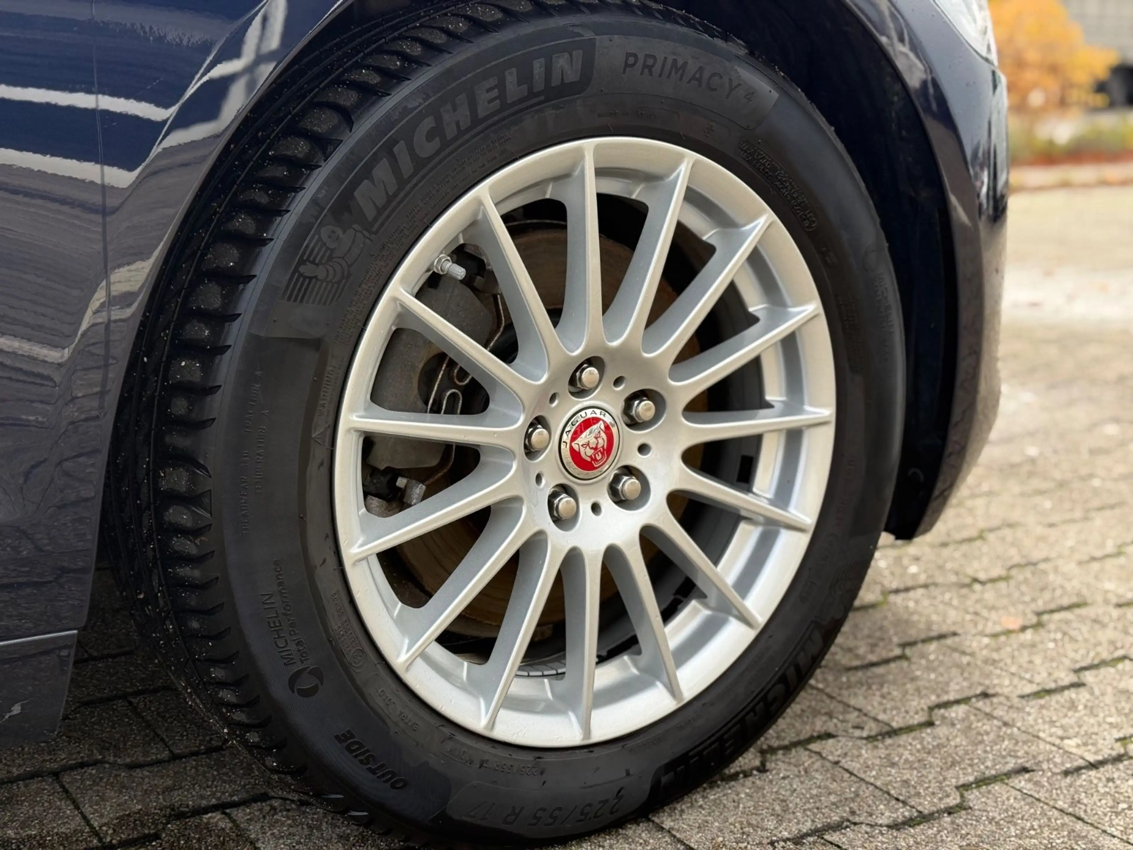 Jaguar XF Prestige 25d — photo 10