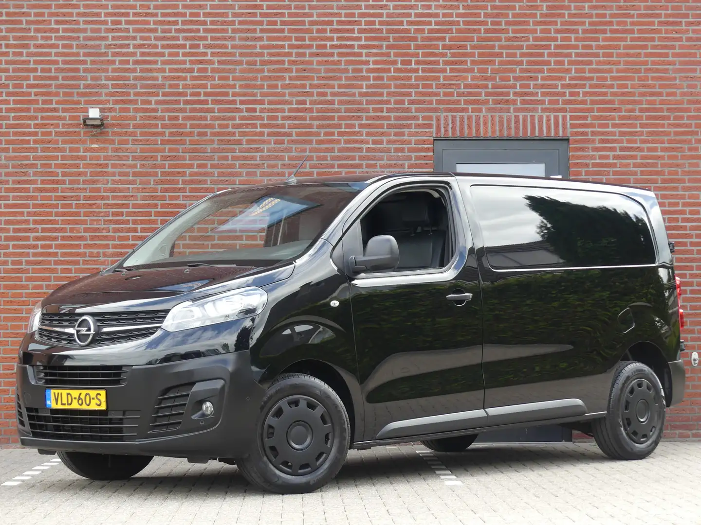Opel Vivaro 2.0 CDTI Airco/PDC/Trekhaak/Navigatie Czarny - 1