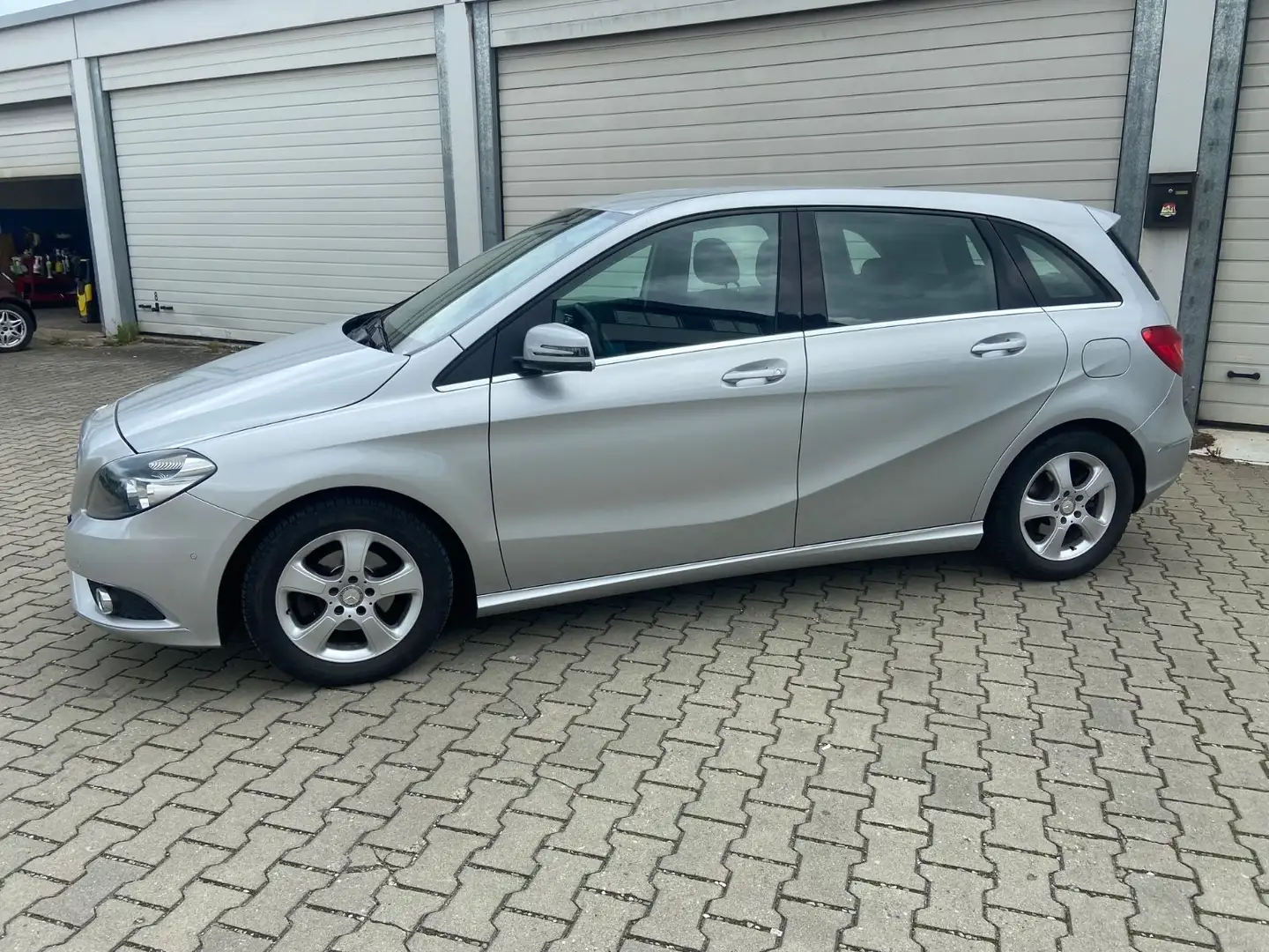 Mercedes-Benz B 180 180 CDI/Klima/Navi/Sitzheizung/Neue Zahnriemen Argento - 2