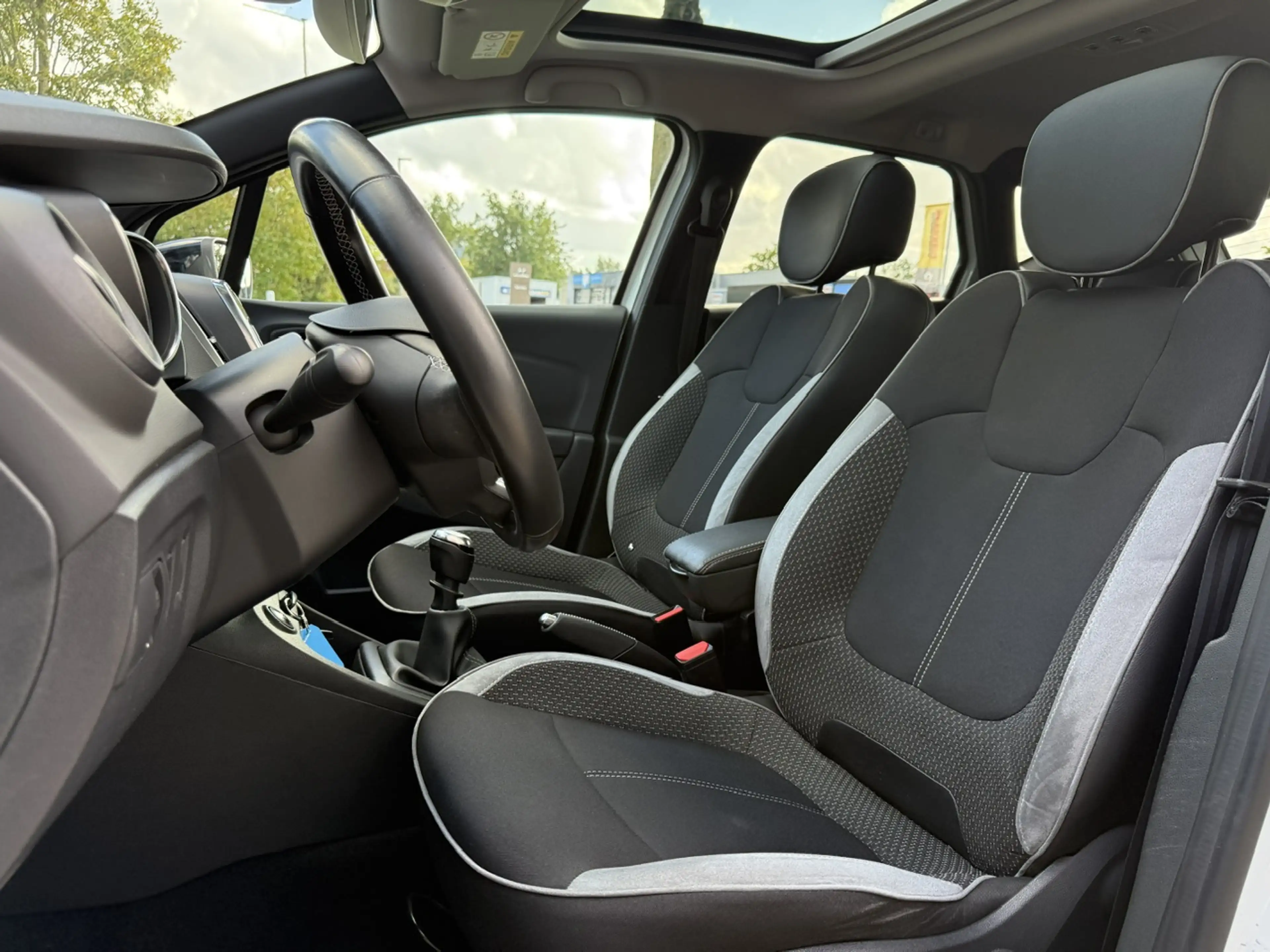 Renault Captur TCe 120pk Bose | Panoramadak | Navigatie | Camera — photo 5