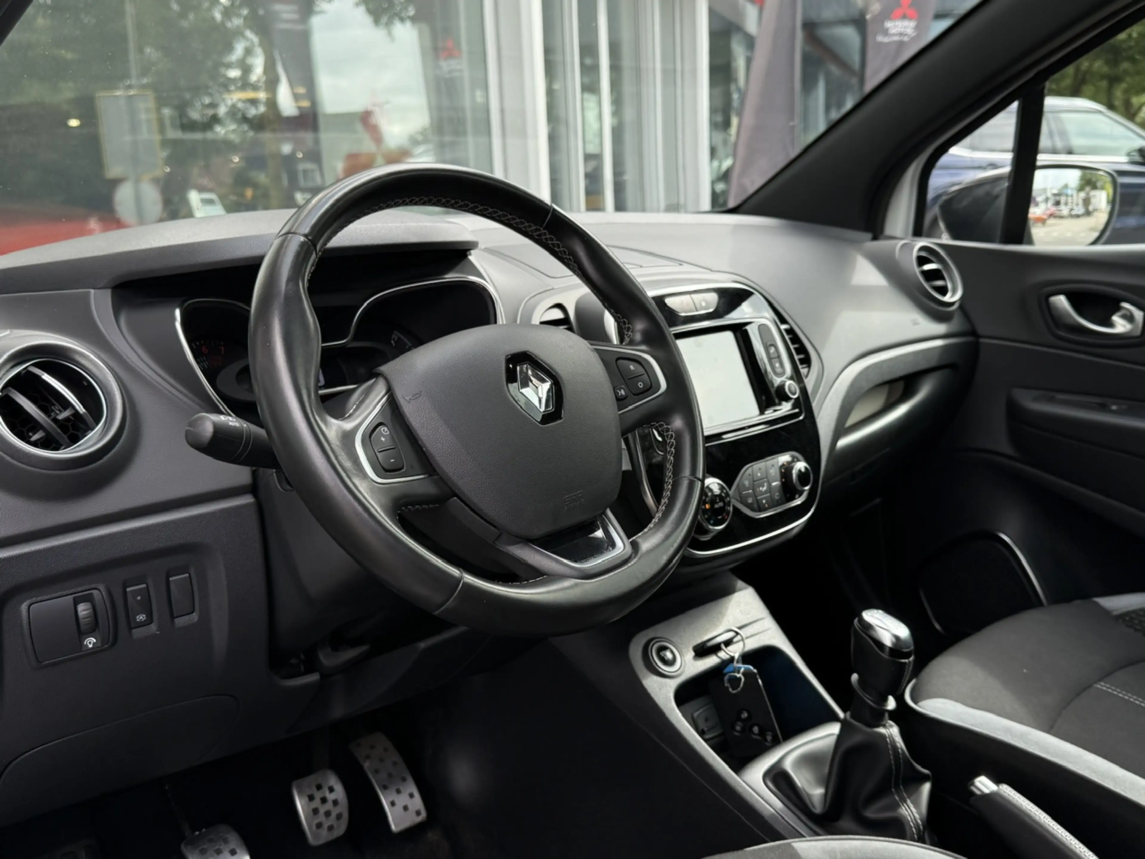 Renault Captur TCe 120pk Bose | Panoramadak | Navigatie | Camera — photo 4
