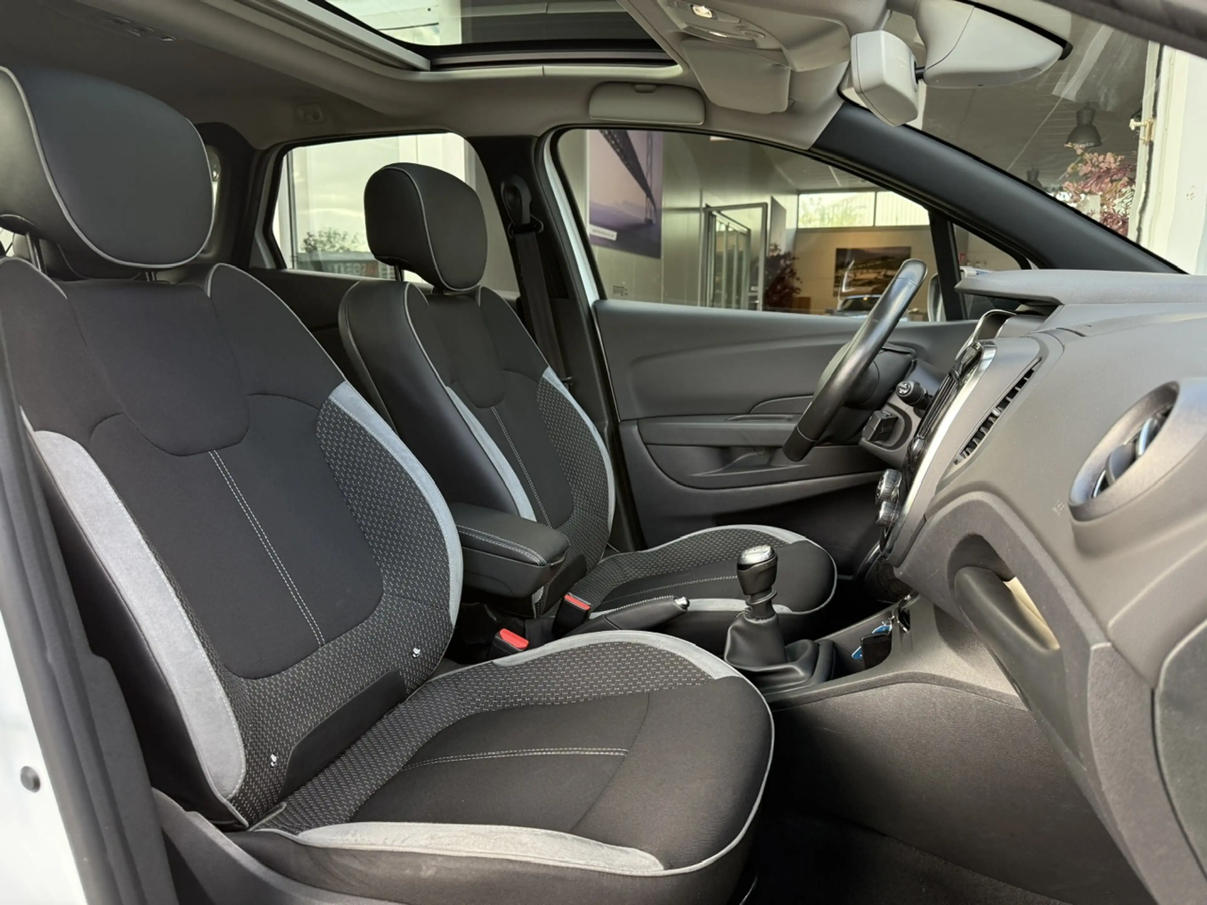 Renault Captur TCe 120pk Bose | Panoramadak | Navigatie | Camera — photo 8