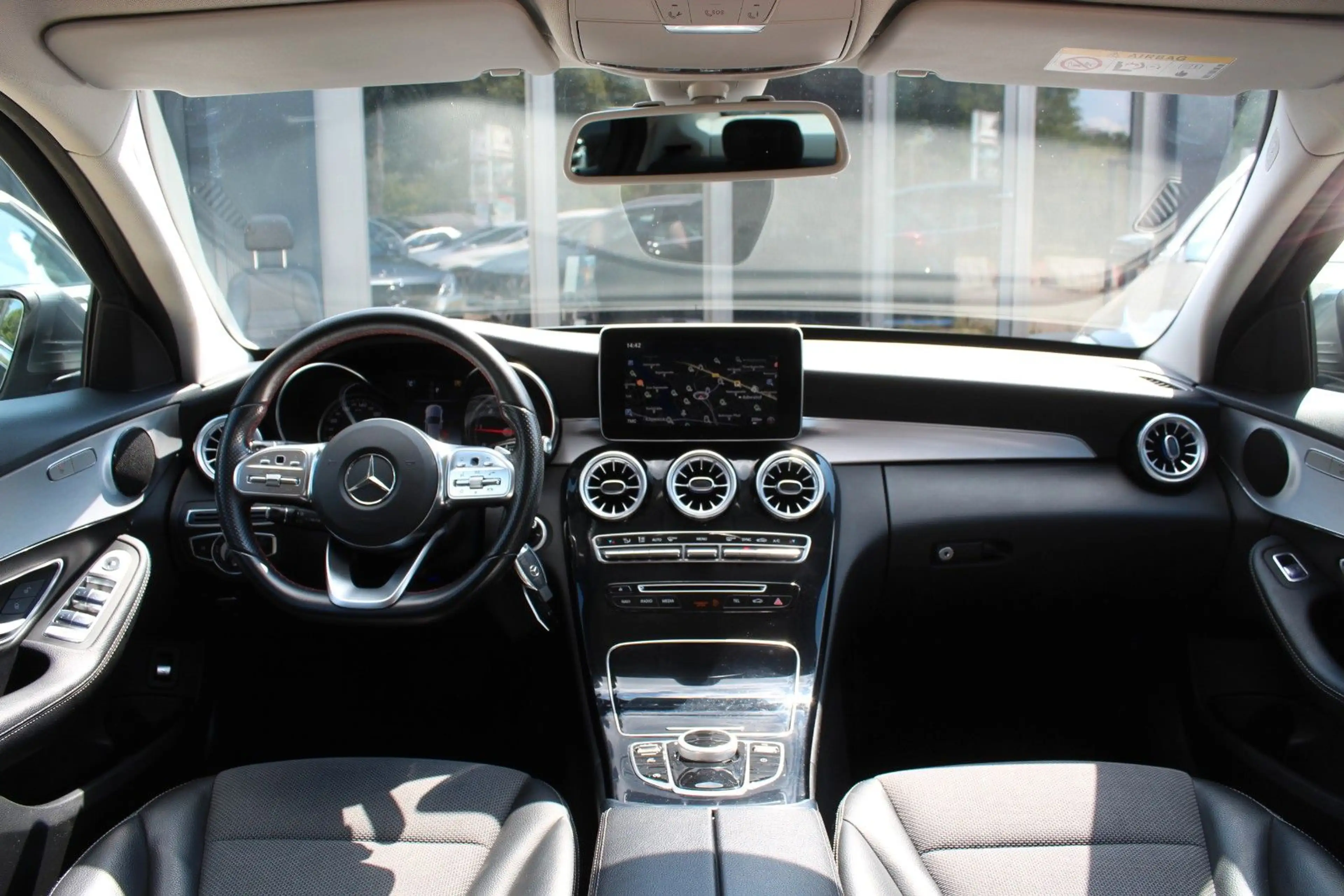 Mercedes-Benz C 250 d 9-G LED NAVI KAMERA PDC EURO6 — photo 11