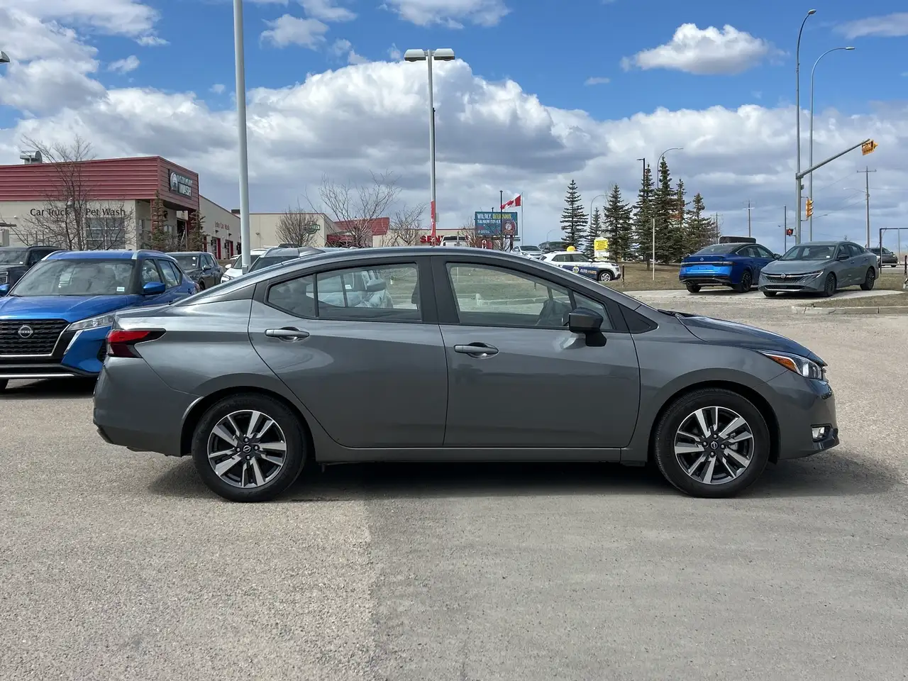 Nissan Versa снимка Nissan Versa