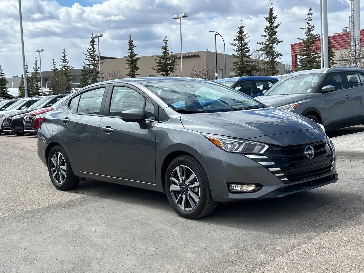 Nissan Versa снимка Nissan Versa