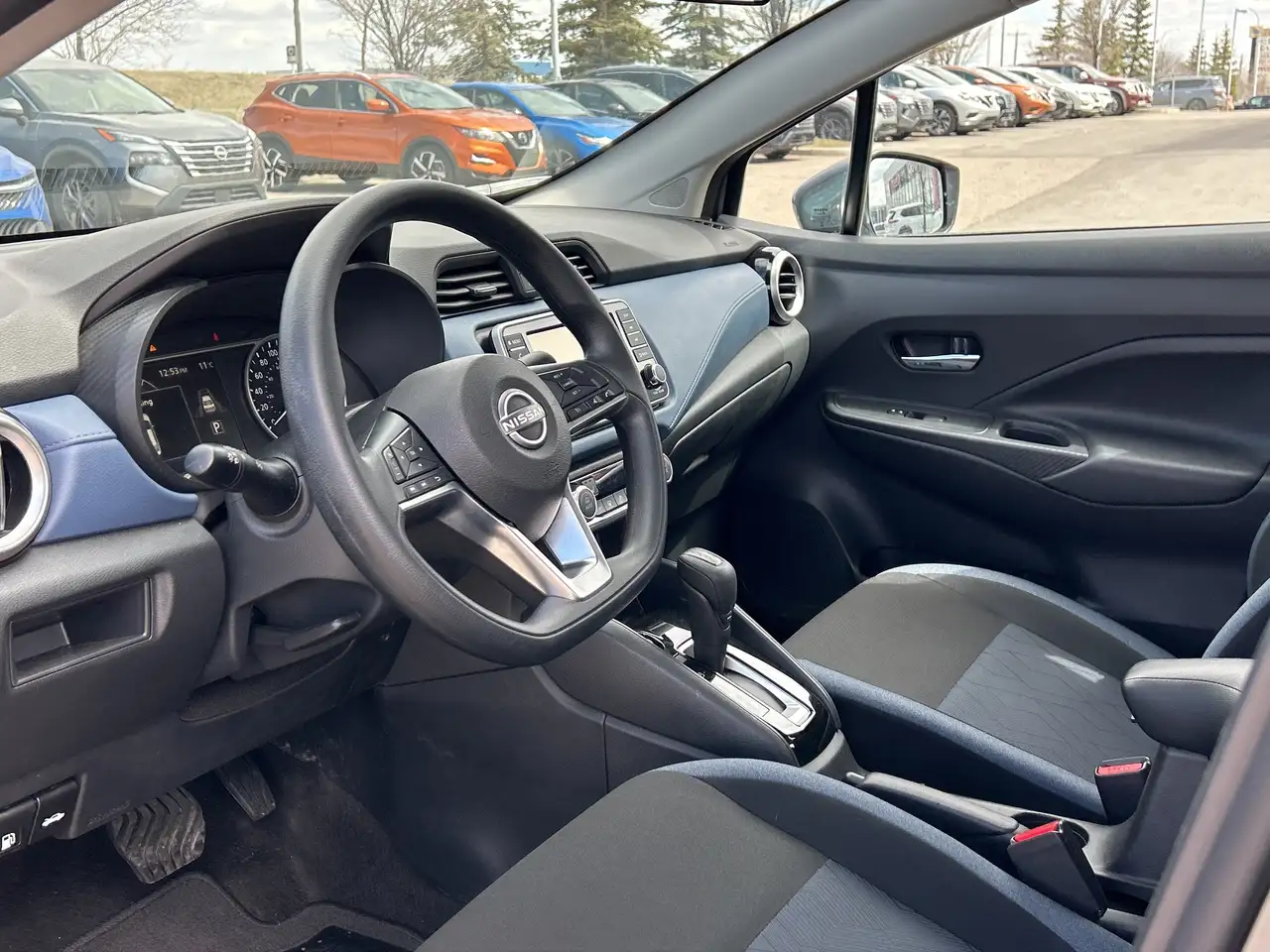 Nissan Versa снимка Nissan Versa