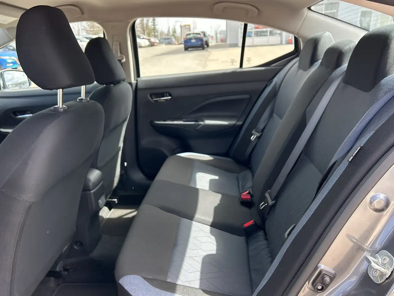 Nissan Versa снимка Nissan Versa