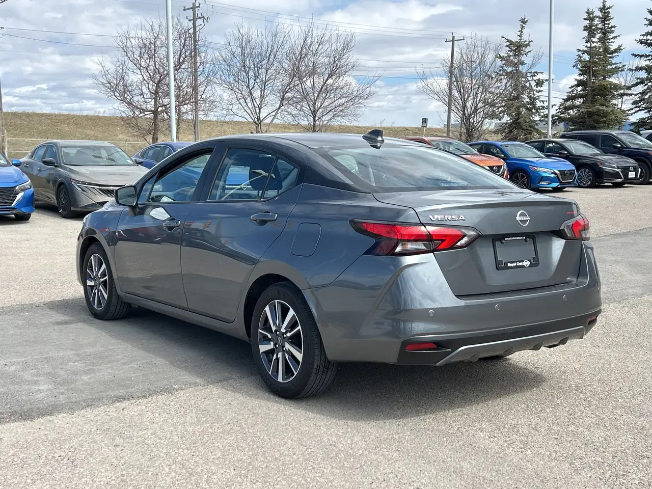 Nissan Versa снимка Nissan Versa