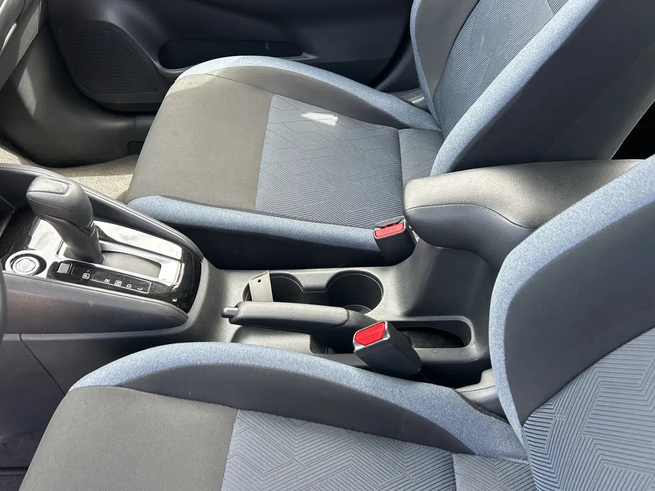 Nissan Versa снимка Nissan Versa