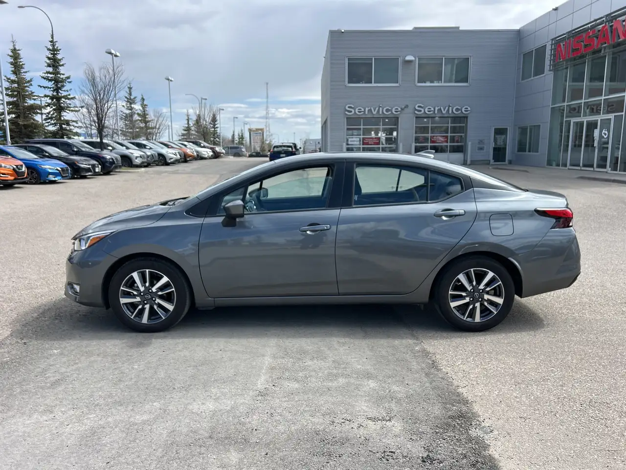 Nissan Versa снимка Nissan Versa