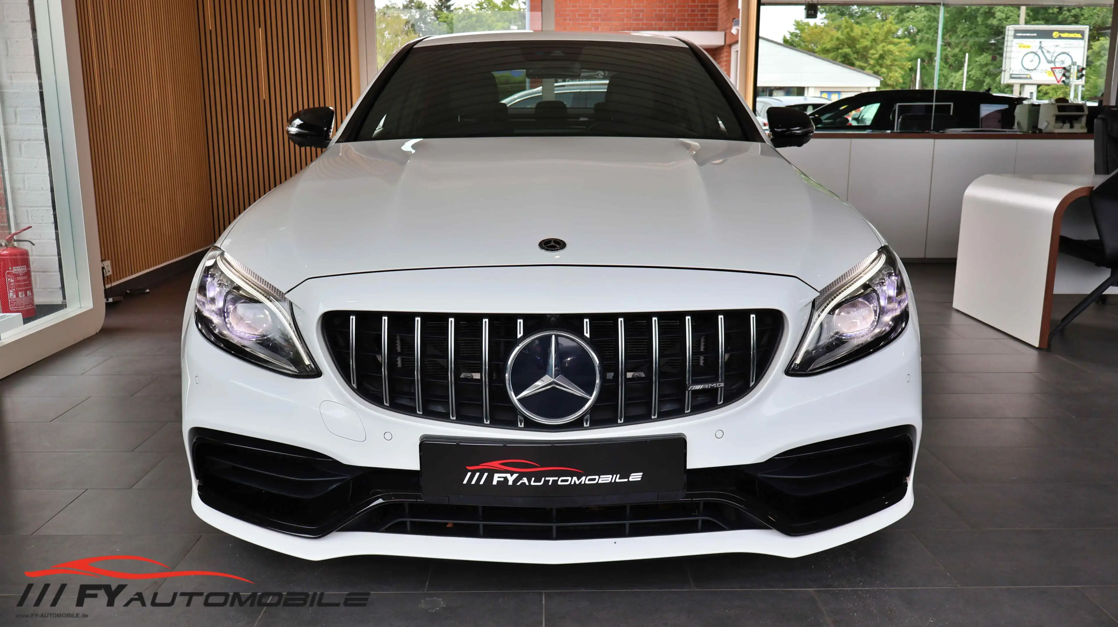Mercedes-Benz C 63 AMG C 63 AMG (205.086) — photo 11