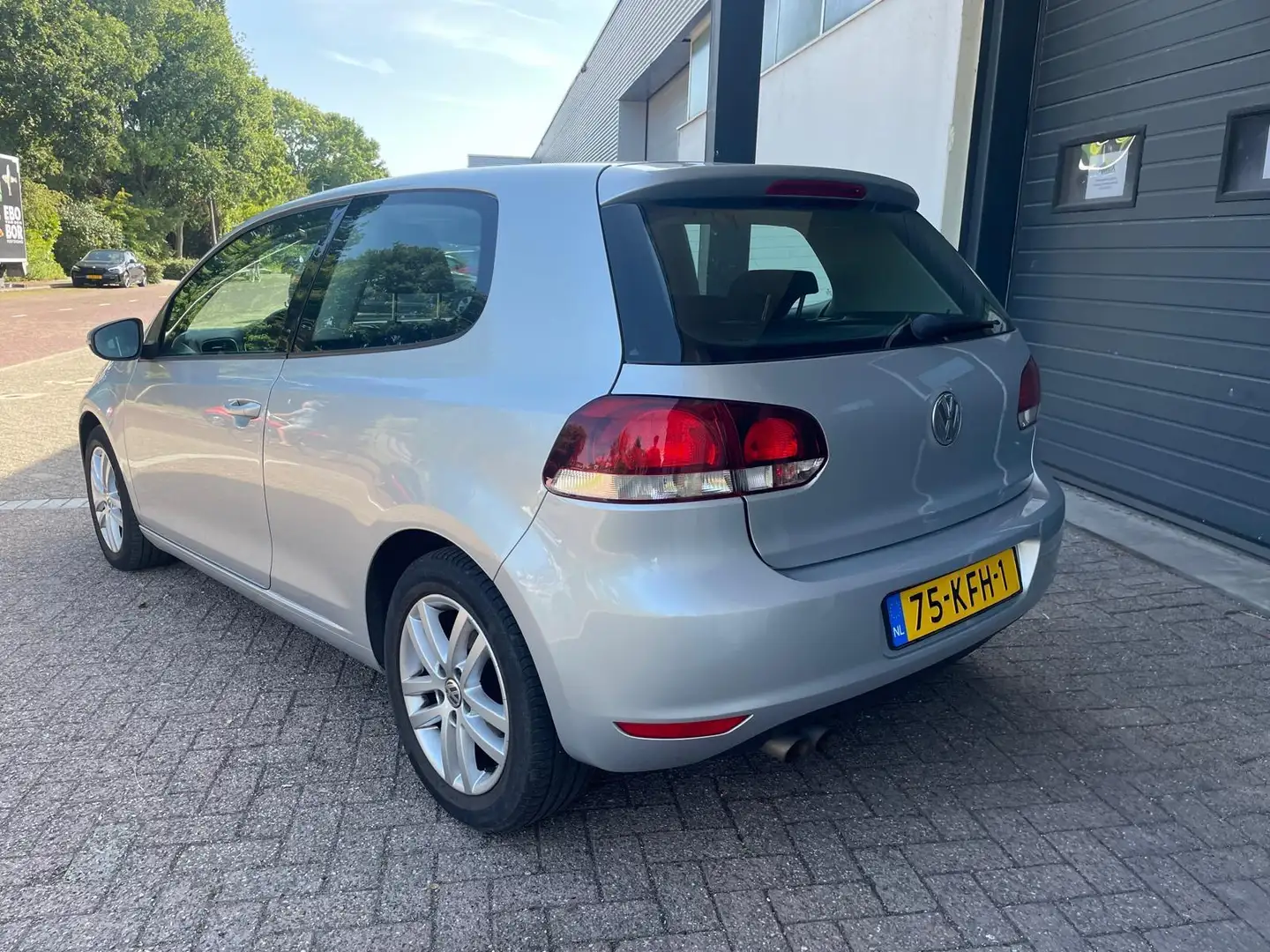 Volkswagen Golf 1.4 TSI Highline 3drs. PANO cruise Grijs - 2