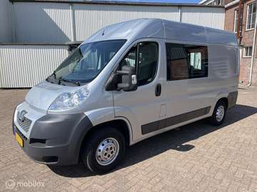 Bestel 330 2.2 HDI L2H2 rolstoelbus met lift