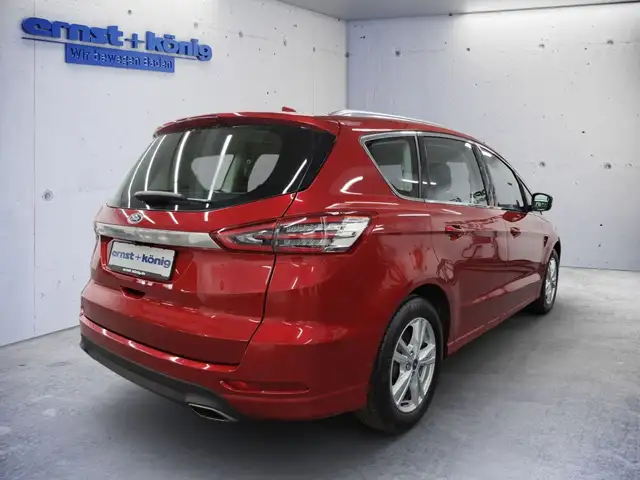 Ford S-Max view 3