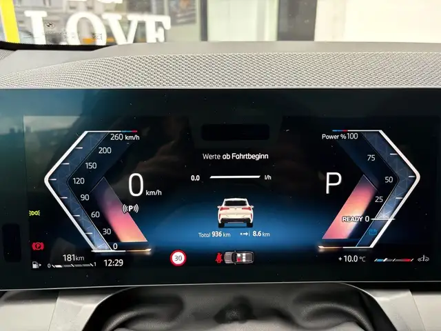 BMW X3 view 5