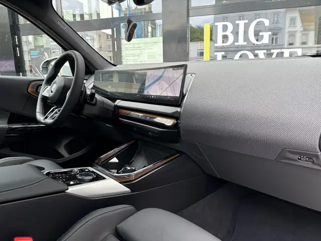BMW X3 view 13