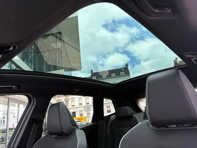 BMW X3 view 11