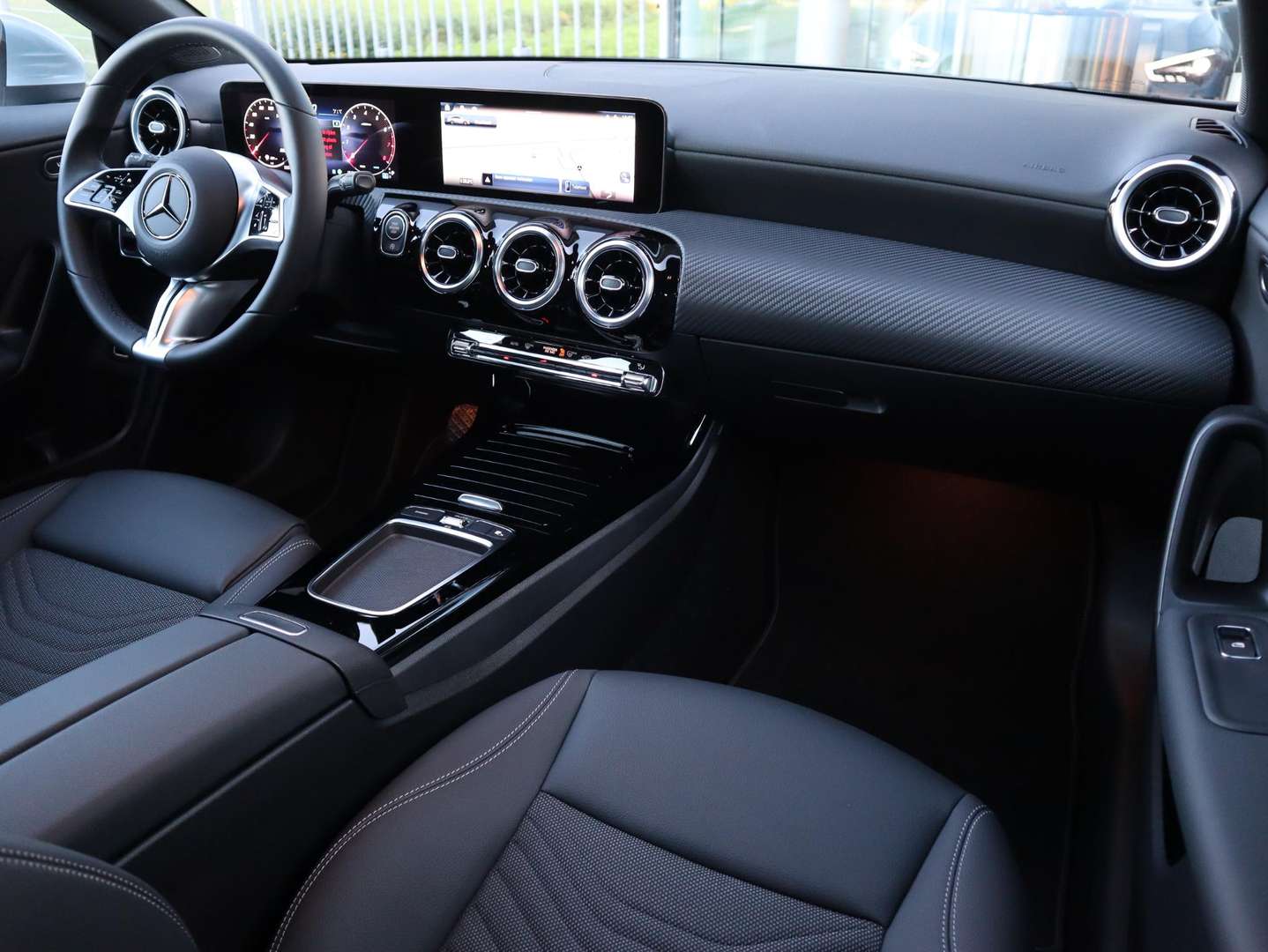 Mercedes CLA Shooting Break 180 Star Edition -  - Joinsteer - #2