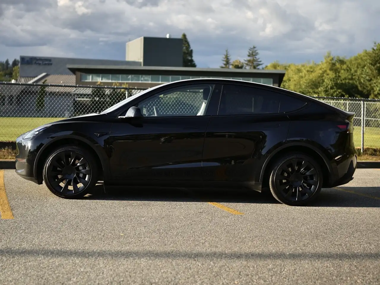 Tesla Model Y снимка Tesla Model Y