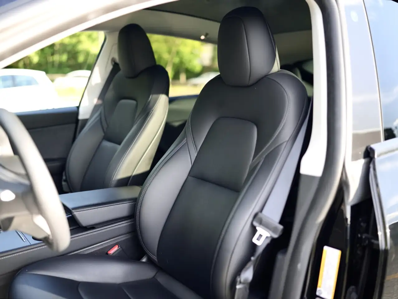 Tesla Model Y снимка Tesla Model Y