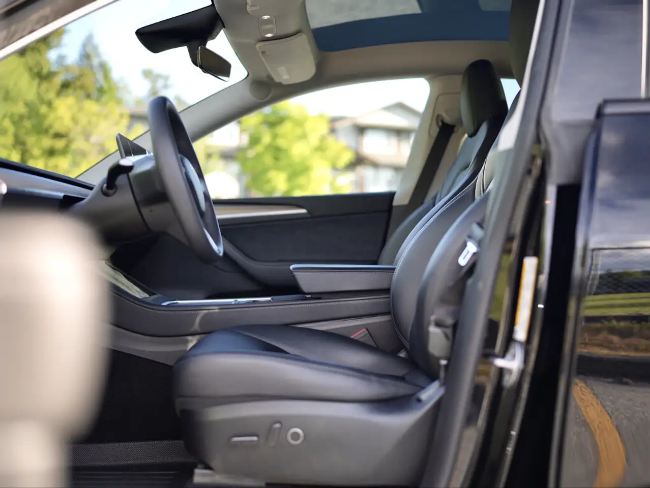 Tesla Model Y снимка Tesla Model Y