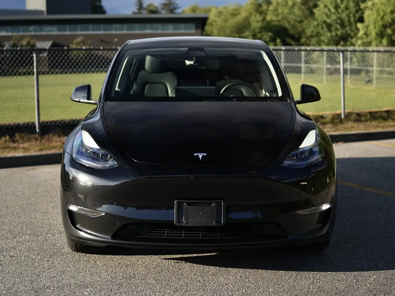 Tesla Model Y снимка Tesla Model Y
