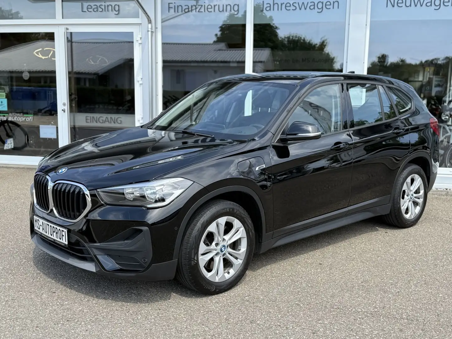 BMW X1 xDrive 25e 4wd Adv Pakete Head up Navi Kamera Schwarz - 1