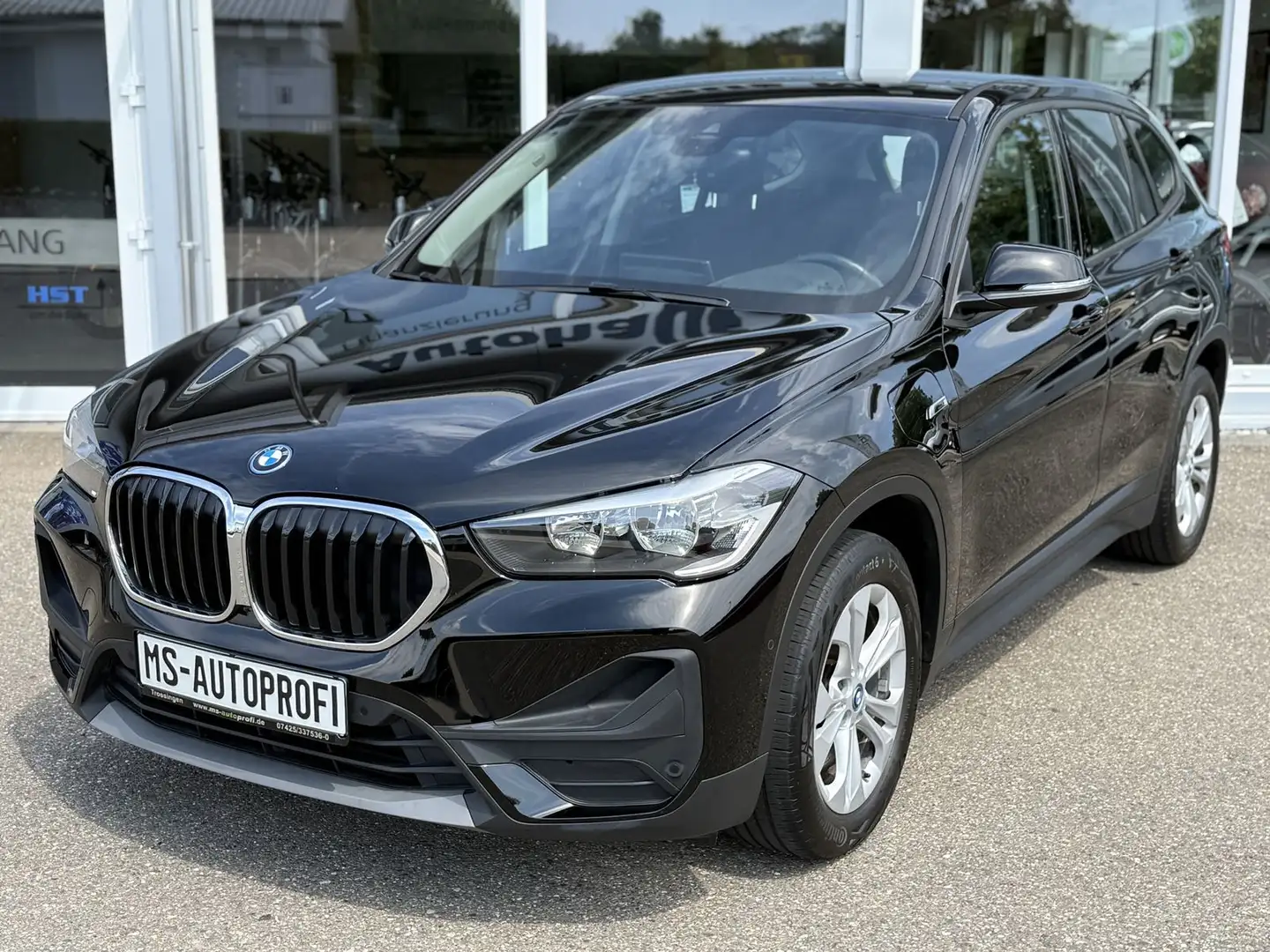 BMW X1 xDrive 25e 4wd Adv Pakete Head up Navi Kamera Schwarz - 2