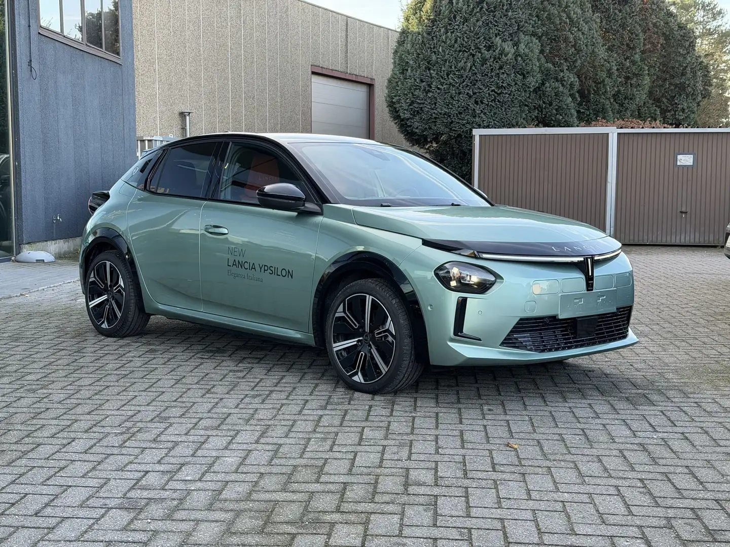 Lancia Ypsilon Electric LX *Navi SALA*360° Camera*CarPlay*LED* Groen - 2