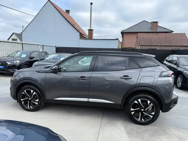 Peugeot 2008 view 9