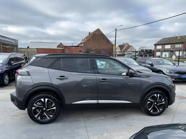Peugeot 2008 view 5