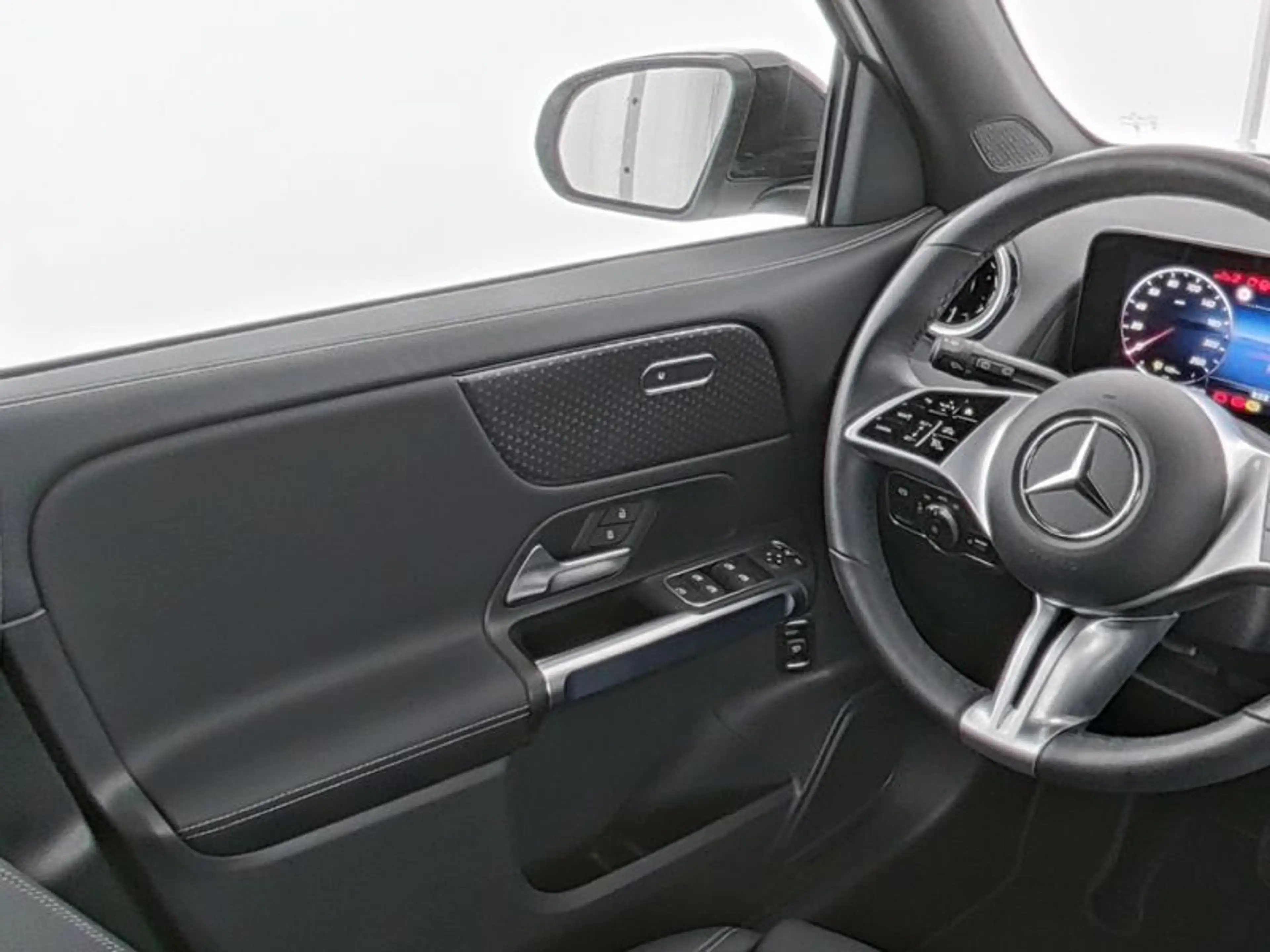 Mercedes-Benz GLB 180 , NIGHT PROGRESSIVE MULTI AHK KAMERA PDC — photo 11