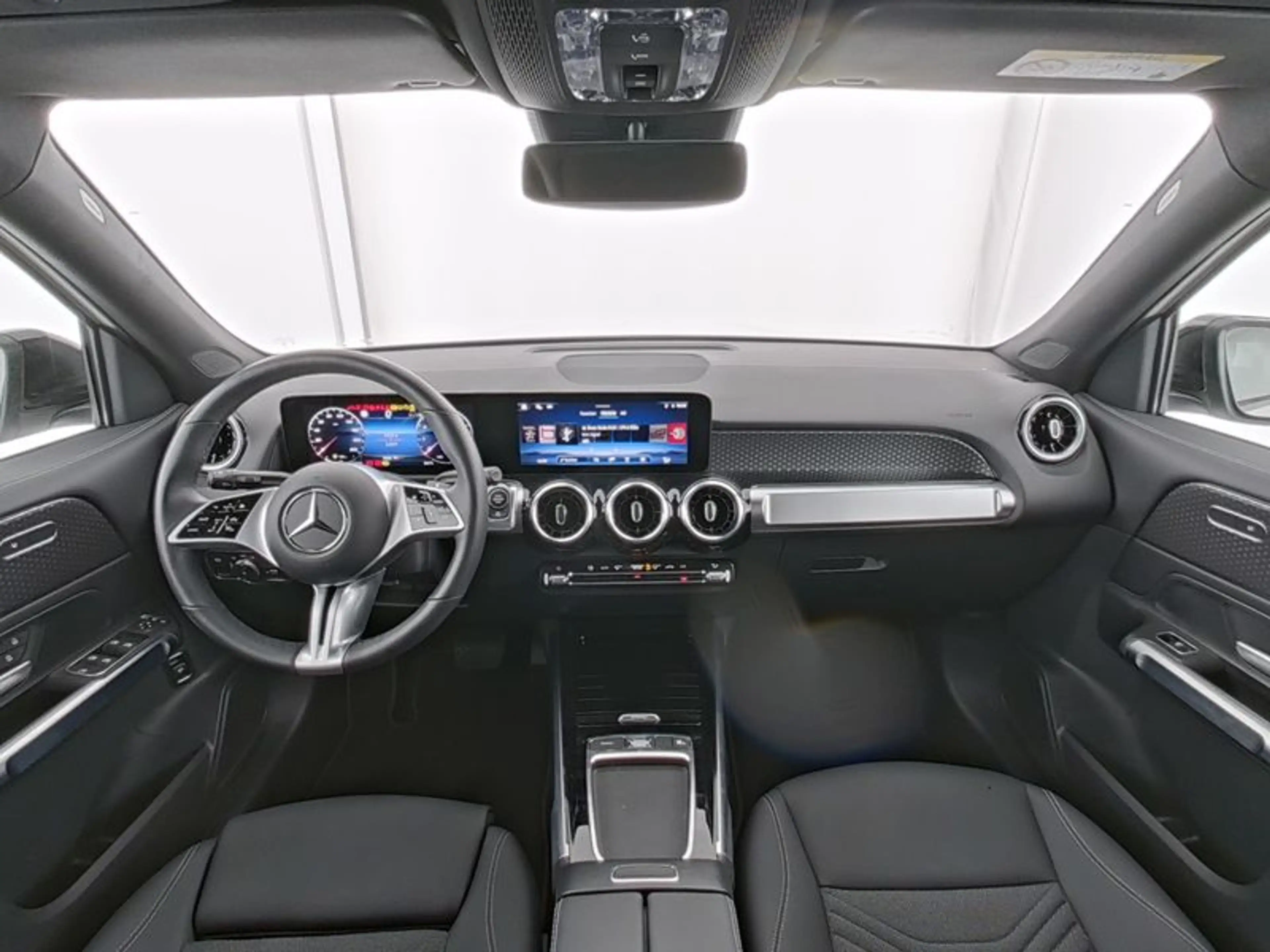 Mercedes-Benz GLB 180 , NIGHT PROGRESSIVE MULTI AHK KAMERA PDC — photo 9