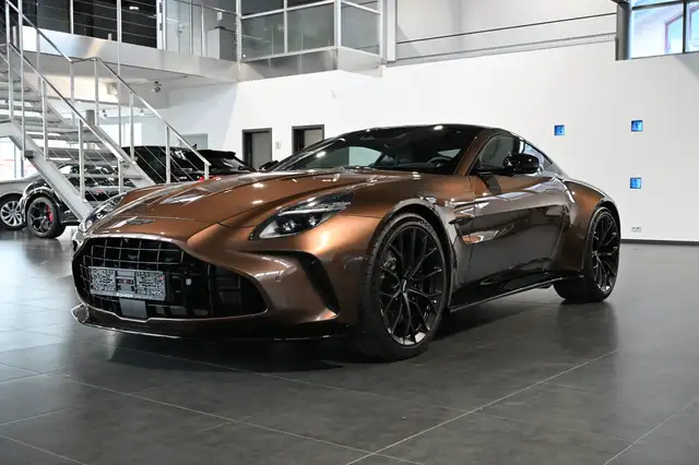 Aston Martin V8 Coupe Magneto Bronze B&W UPE: 255k