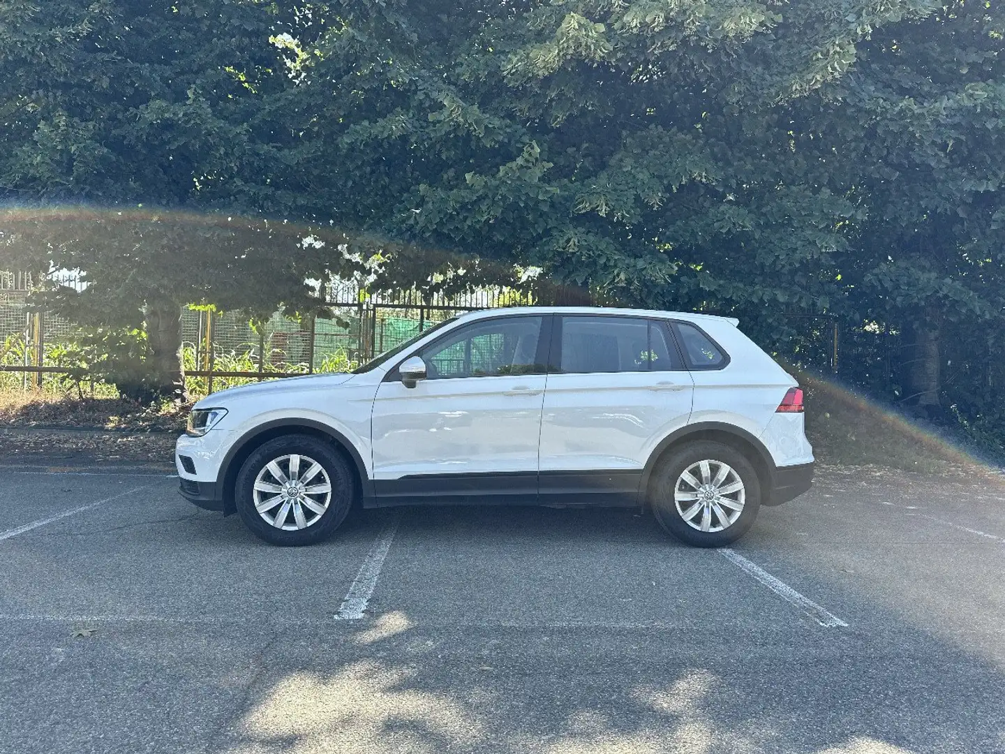 Volkswagen Tiguan 1.4 TSI Urban BMT Weiß - 2