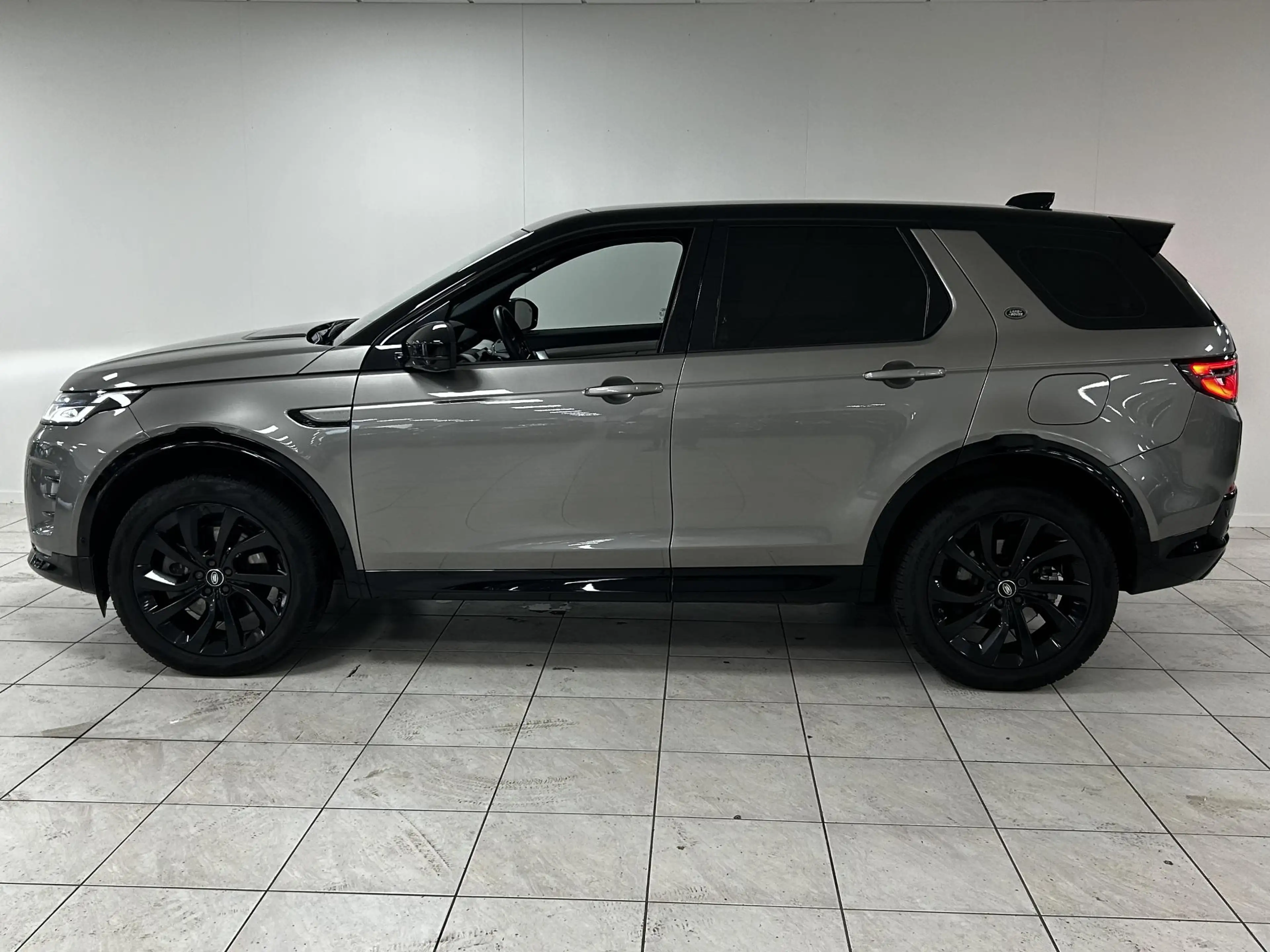 Land Rover Discovery Sport 1.5 P300e PHEV Dynamic HSE PANORAMADAK | RONDOM ZI — photo 15